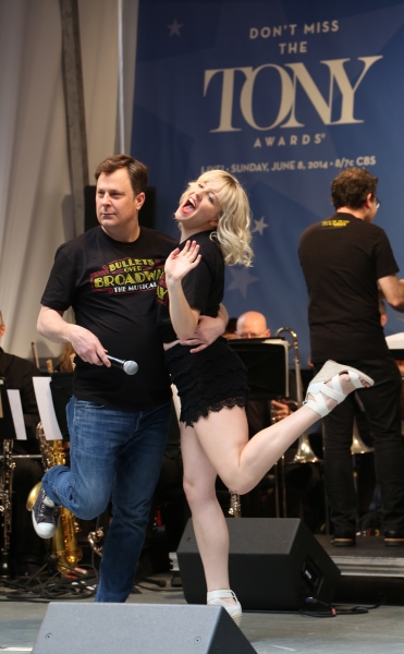 Photo Coverage: Broadway Unites! Casts of BEAUTIFUL, ROCKY, CABARET & More Perform at STARS IN THE ALLEY 