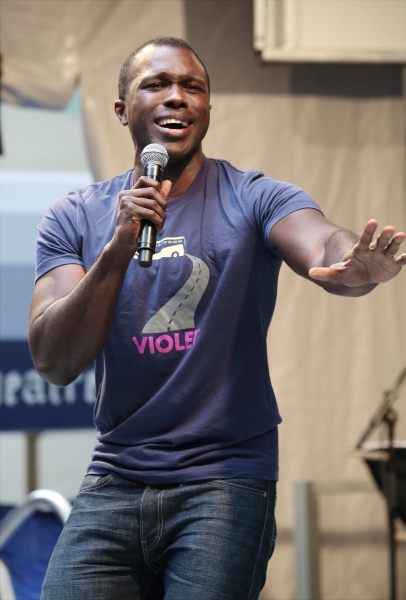 Photo Coverage: Broadway Unites! Casts of BEAUTIFUL, ROCKY, CABARET & More Perform at STARS IN THE ALLEY Image