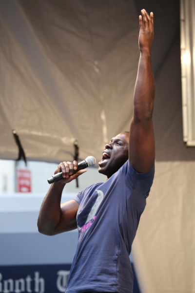 Photo Coverage: Broadway Unites! Casts of BEAUTIFUL, ROCKY, CABARET & More Perform at STARS IN THE ALLEY Image