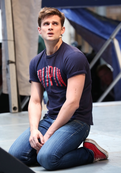 Photo Coverage: Broadway Unites! Casts of BEAUTIFUL, ROCKY, CABARET & More Perform at STARS IN THE ALLEY Image