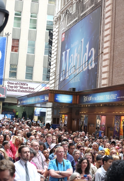Photo Coverage: Broadway Unites! Casts of BEAUTIFUL, ROCKY, CABARET & More Perform at STARS IN THE ALLEY Image