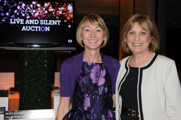 Photo Flash: Hubbard Street Dance Chicago Honors Mikhail Baryshnikov at Season 36 Spotlight Ball Image