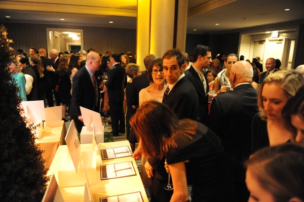 Photo Flash: Hubbard Street Dance Chicago Honors Mikhail Baryshnikov at Season 36 Spotlight Ball Image