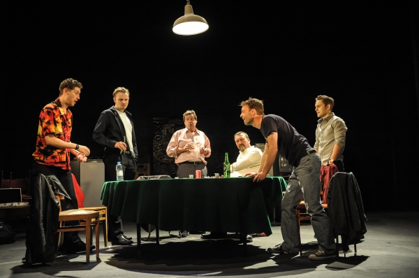 Photo Flash: First Look at Royal & Derngate, Northampton's DEALER'S CHOICE Image