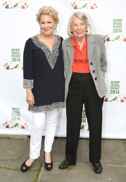 Bette Midler and Liz Smith  Photo