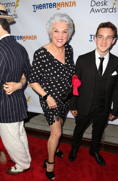 Photo Coverage: Red Carpet Fashions at the Drama Desk Awards! Image