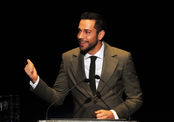 Zachary Levi Photo