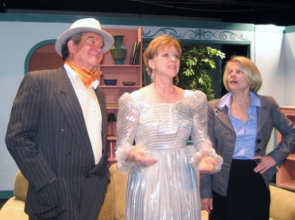 Bruce Apar (as Saul Watson); Elaine Healy (as Phyllis Montague), Annalisa DiNucci (as Photo