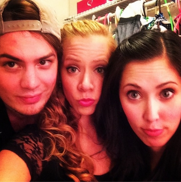 Photo Flash: Saturday Intermission Pics, 6/7 - Part 2 - Tonys Fever Spreads! Image