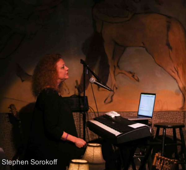 Photo Coverage: Melissa Manchester Makes Cafe Carlyle Debut in YOU GOTTA LOVE THE LIFE Image