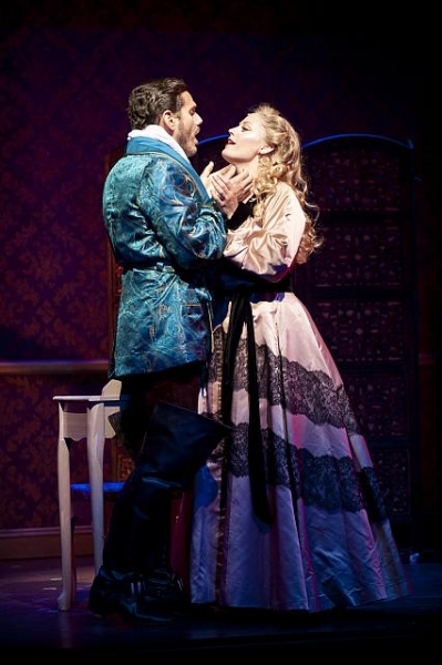 Photo Flash: First Look at Elizabeth Stanley, Paul Anthony Stewart & More in Barrington Stage Company's KISS ME KATE Image