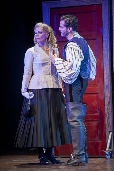 Photo Flash: First Look at Elizabeth Stanley, Paul Anthony Stewart & More in Barrington Stage Company's KISS ME KATE Image