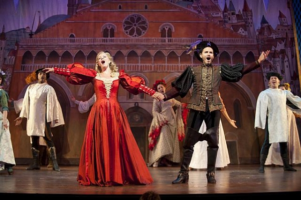 Photo Flash: First Look at Elizabeth Stanley, Paul Anthony Stewart & More in Barrington Stage Company's KISS ME KATE Image