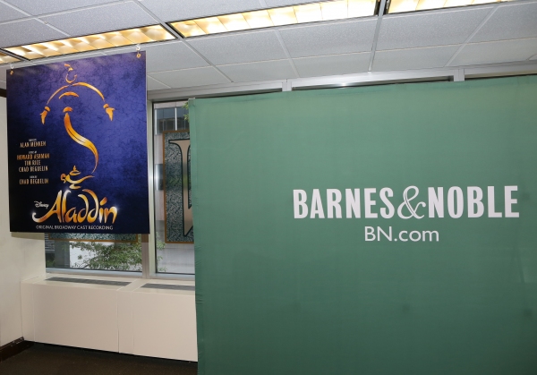 Photo Coverage: Inside the ALADDIN CD Signing Image
