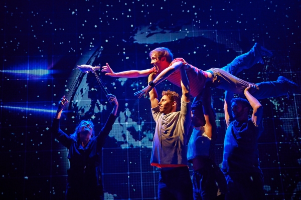 Photo Flash: First Look at West End Return of THE CURIOUS INCIDENT OF THE DOG IN THE NIGHT-TIME Image