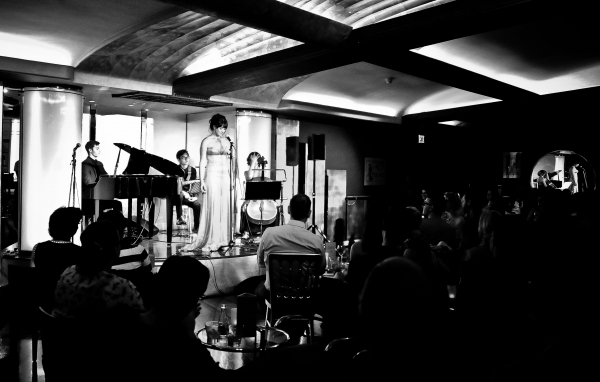 Photo Flash: Danielle Hope Makes Solo Cabaret Debut at Delfont Room! 