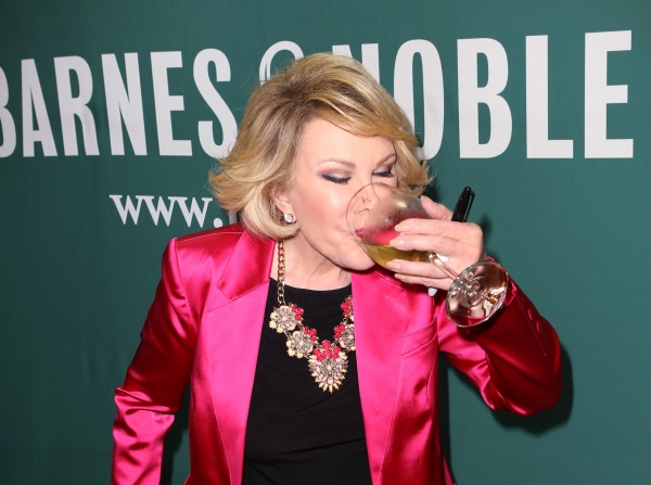 Photo Coverage: Joan Rivers Signs Copies of 'Diary of a Mad Diva' Image