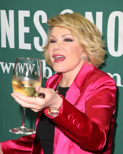 Photo Coverage: Joan Rivers Signs Copies of 'Diary of a Mad Diva' Image