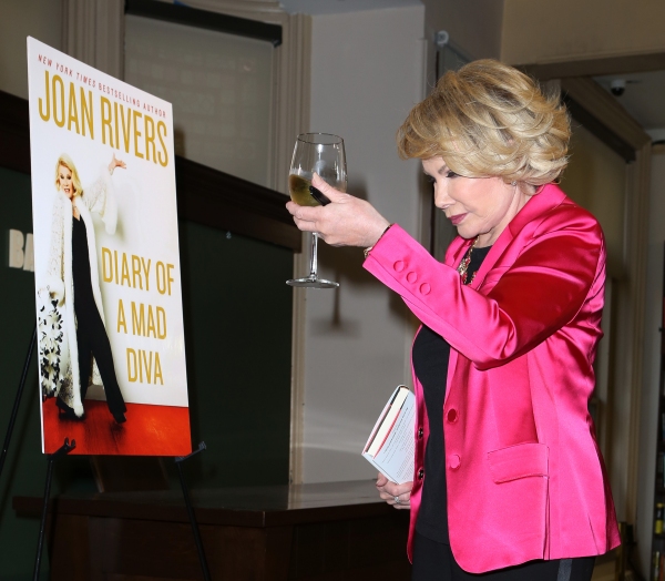 Photo Coverage: Joan Rivers Signs Copies of 'Diary of a Mad Diva' Image