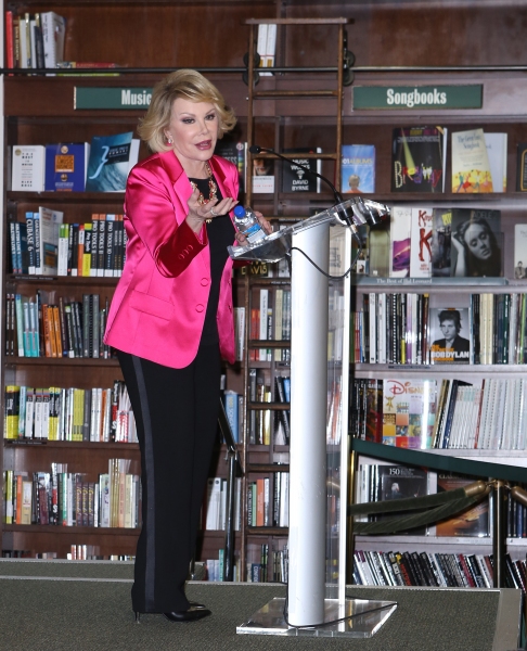 Photo Coverage: Joan Rivers Signs Copies of 'Diary of a Mad Diva' Image