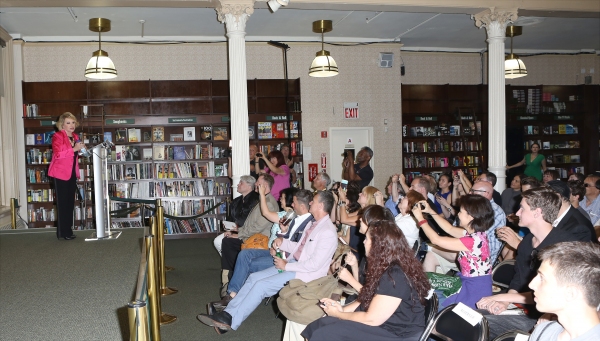 Photo Coverage: Joan Rivers Signs Copies of 'Diary of a Mad Diva' Image