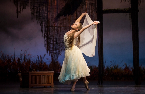 Photo Flash: BRIGADOON at Goodman Theatre, Now Through 8/10 Image