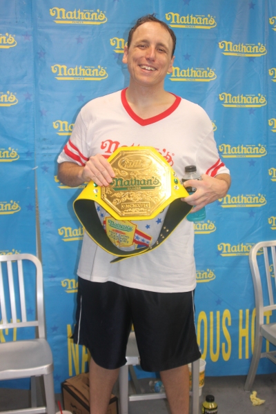 Exclusive Photo Coverage: ON THE TOWN Stars Perform at Nathan's Fourth of July Hot Dog Eating Contest!  Image