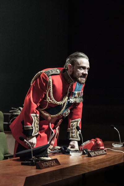 Photo Flash: First Look at Martin Freeman and More in RICHARD III at Trafalgar Transformed Image