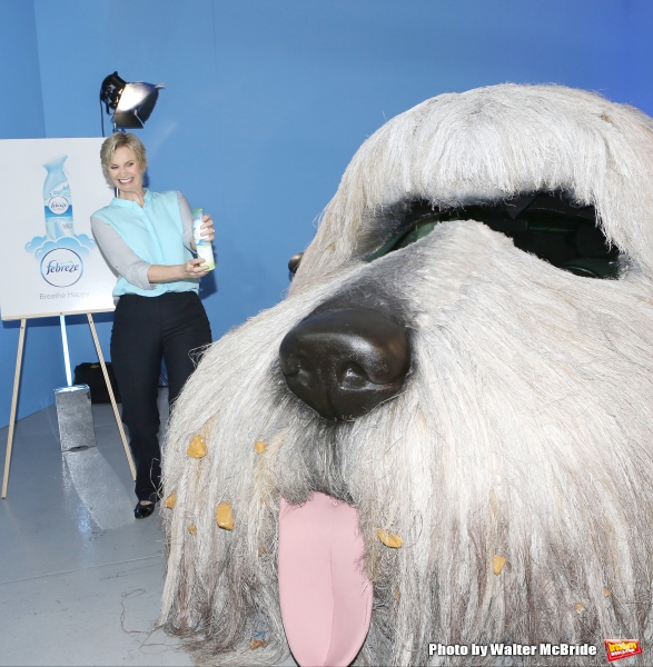Photo Coverage: GLEE's Jane Lynch Launches 'Noseblindness' Campaign with Febreze Image