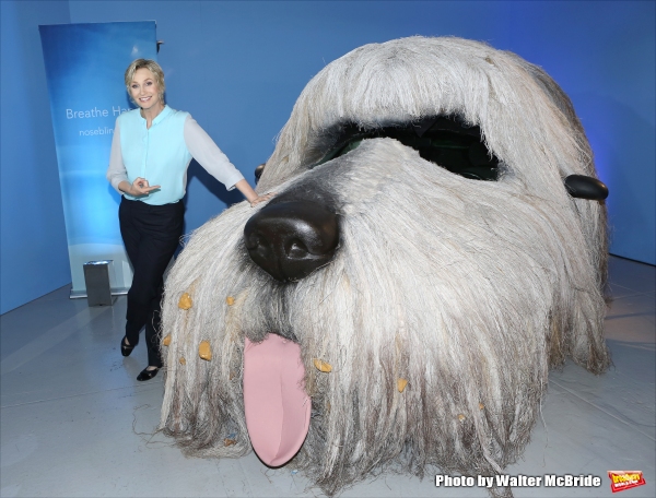 Photo Coverage: GLEE's Jane Lynch Launches 'Noseblindness' Campaign with Febreze Image