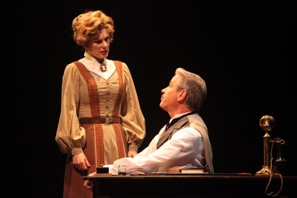 Photo Flash: First Look at Robert Creighton, Kelly McCormick and More in MARY POPPINS at Music Circus Image