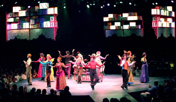 Photo Flash: First Look at Robert Creighton, Kelly McCormick and More in MARY POPPINS at Music Circus Image