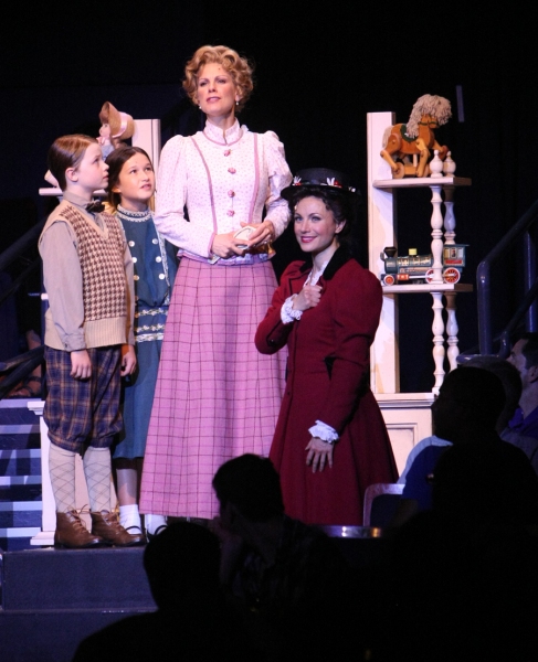 Photo Flash: First Look at Robert Creighton, Kelly McCormick and More in MARY POPPINS at Music Circus Image
