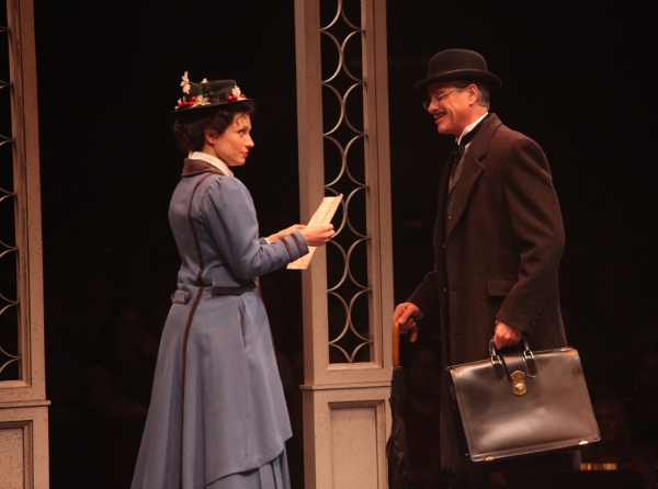 Photo Flash: First Look at Robert Creighton, Kelly McCormick and More in MARY POPPINS at Music Circus Image