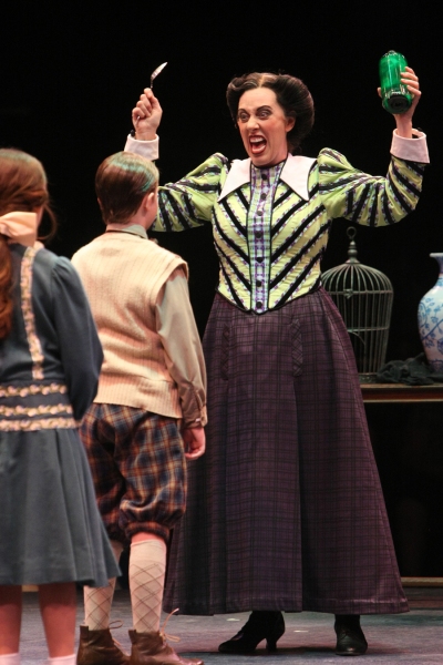 Photo Flash: First Look at Robert Creighton, Kelly McCormick and More in MARY POPPINS at Music Circus Image