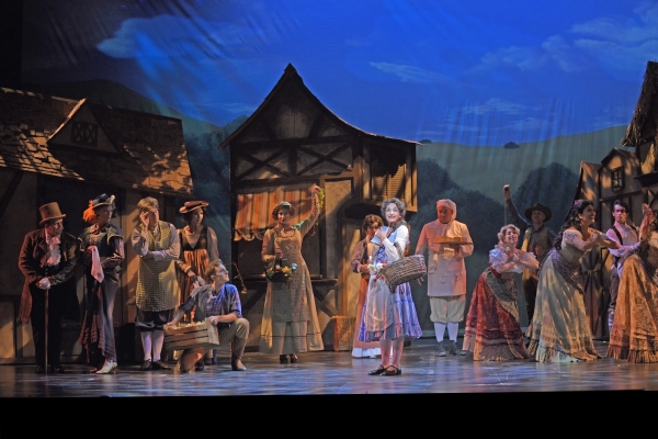 Photo Flash: First Look at Gwen Hollander, Garrett Marshall and More in Musical Theatre West's BEAUTY AND THE BEAST Starring Image