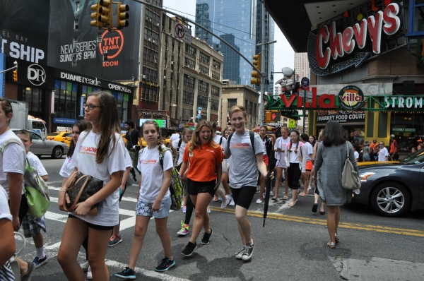 Photo Coverage: VIOLET's Emma Howard Meets with Camp Broadway Kids Image