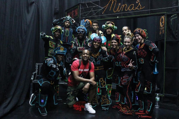 Photo Flash: Jaleel White Visits Off-Broadway's iLUMINATE at New World Stages Image