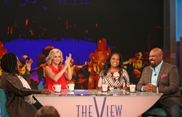 Photo Flash: Tune-In Tomorrow to Watch ALADDIN's James Monroe Iglehart on THE VIEW! Image