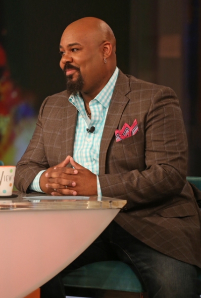 Photo Flash: Tune-In Tomorrow to Watch ALADDIN's James Monroe Iglehart on THE VIEW! Image