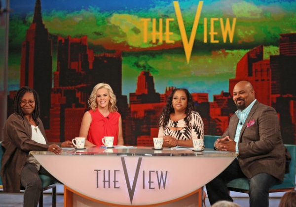 Photo Flash: Tune-In Tomorrow to Watch ALADDIN's James Monroe Iglehart on THE VIEW! Image