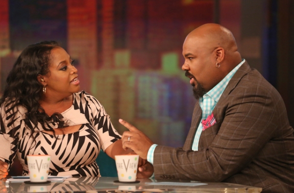Photo Flash: Tune-In Tomorrow to Watch ALADDIN's James Monroe Iglehart on THE VIEW! Image