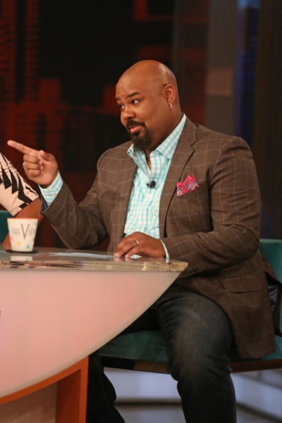Photo Flash: Tune-In Tomorrow to Watch ALADDIN's James Monroe Iglehart on THE VIEW! Image