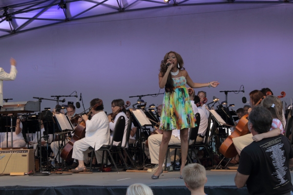 Photo Flash: N'Kenge Joins Indianapolis Symphony for 'CLASSIC FM' Concert Image