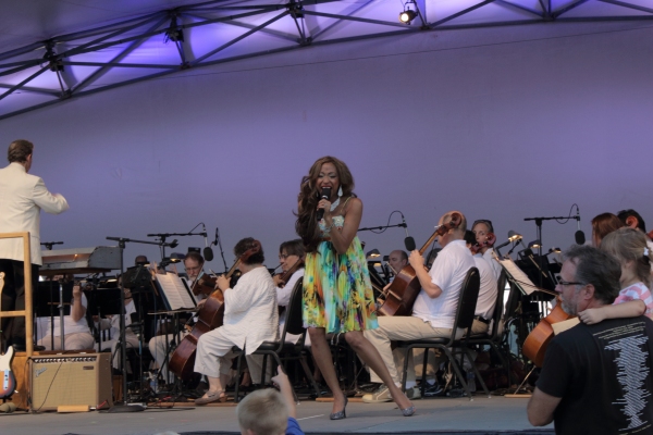 Photo Flash: N'Kenge Joins Indianapolis Symphony for 'CLASSIC FM' Concert 