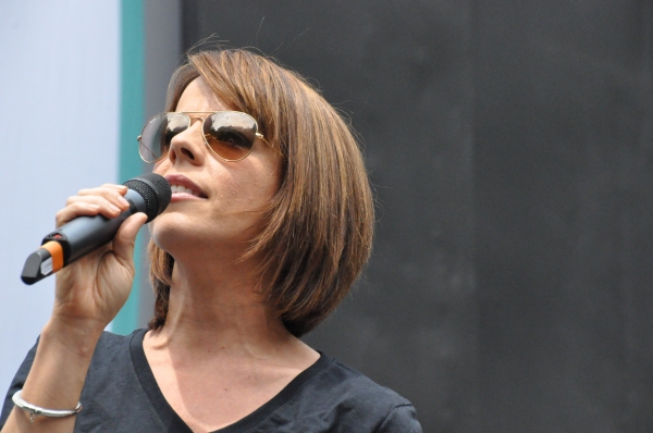 Photo Coverage: Casts of BULLETS, CINDERELLA, PHANTOM & More Visit BROADWAY IN BRYANT PARK! Image
