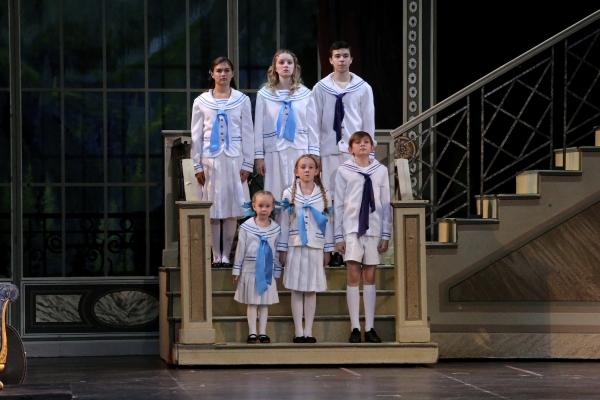 Photo Coverage: First Look at Analisa Leaming, Tom Galantich and More in Starlight Theatre's SOUND OF MUSIC 