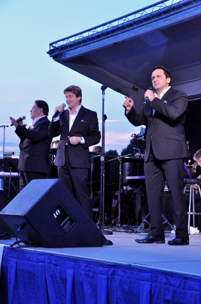 Photo Coverage: Andy Cooney, Daniel Rodriguez and Christopher Macchio Play Music Under The Stars 