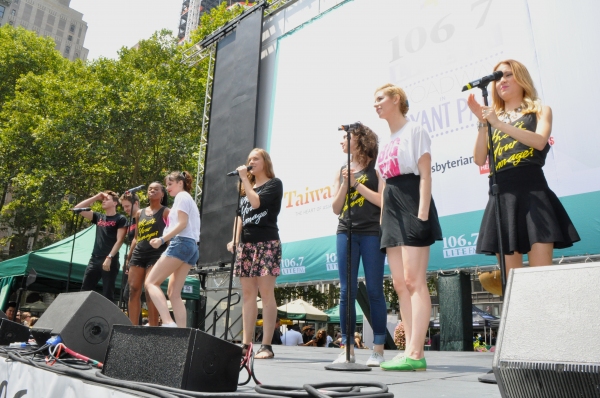 Photo Coverage: Casts of GENTLEMAN'S GUIDE, HEATHERS and More Visit Broadway in Bryant Park! 
