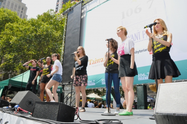 Photo Coverage: Casts of GENTLEMAN'S GUIDE, HEATHERS and More Visit Broadway in Bryant Park! Image